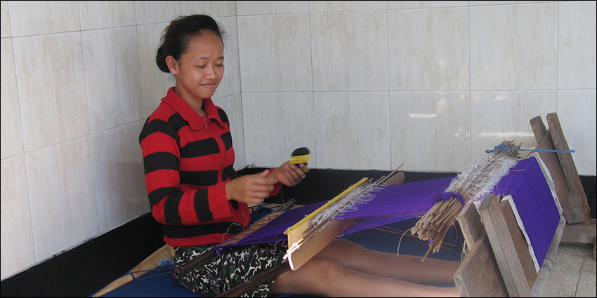 Balinese weaver